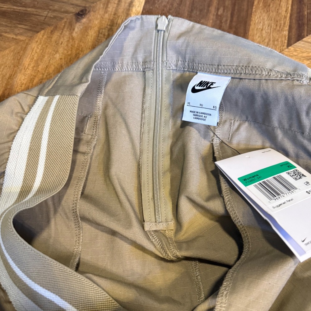 Nike Womens Wide Leg Ripstop Trousers Khaki Beige FV4651-247 Size XL Pockets NEW - Picture 9 of 10